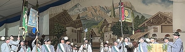 Übergabe der Gaustandarte